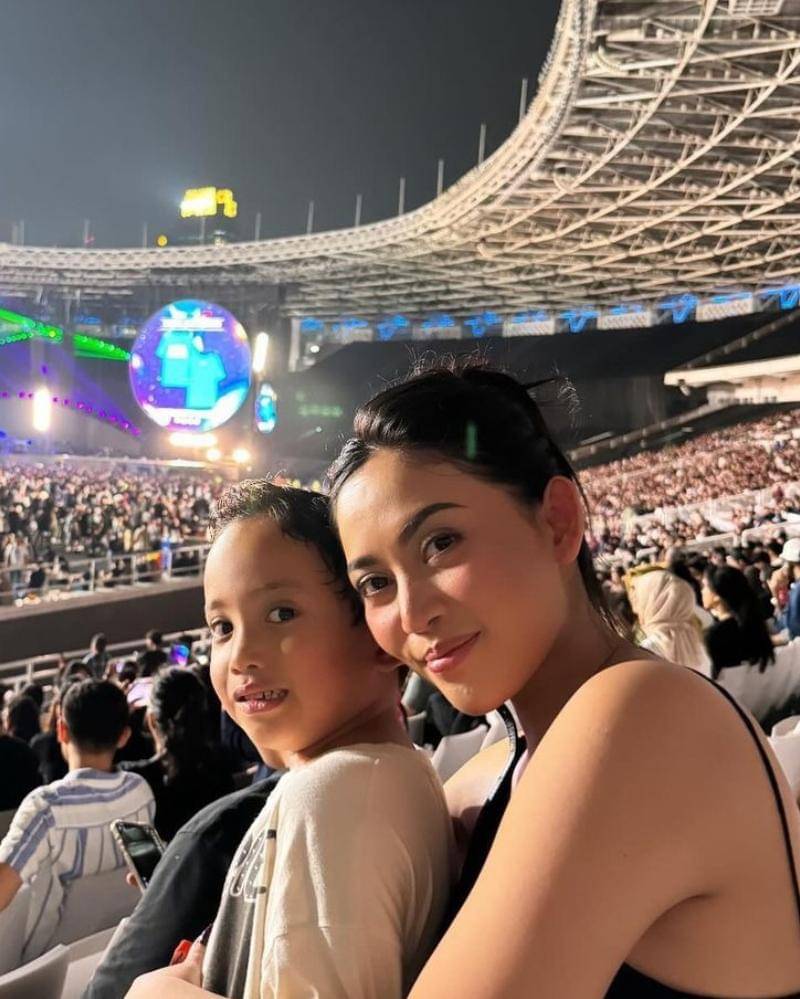 Instagram.com/rachelvennya